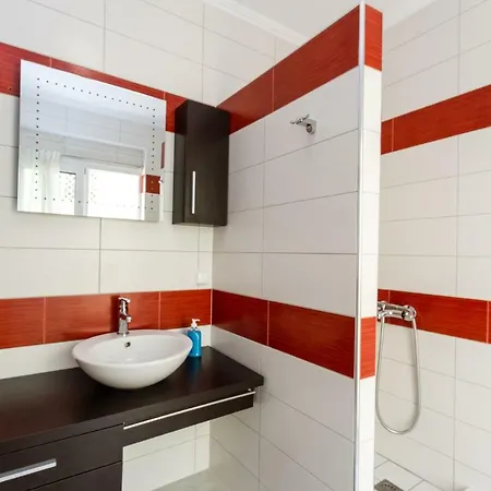 Nijay No 3 De-lux Size 76 Sq Mtrs *